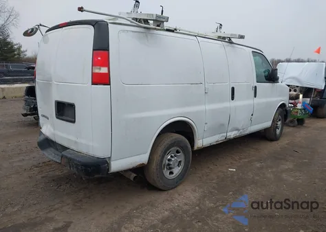 2013 Chevrolet Express 2500 Work Van z USA, uszkodzony, nr VIN 1GCWGFCA7D1128765